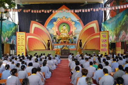 Ngày tu an lạc tháng 8 năm Quý Mão tại chùa Bằng